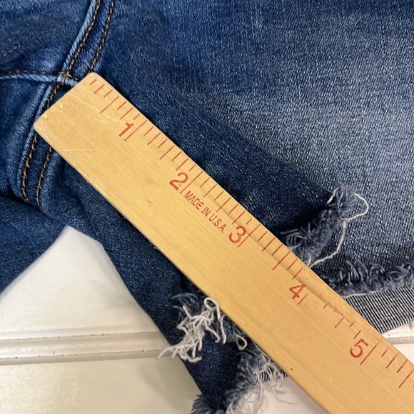 American Eagle Hi-rise Shortie cutoff Denim Shorts. Womens size 6 like new - Picture 6 of 9